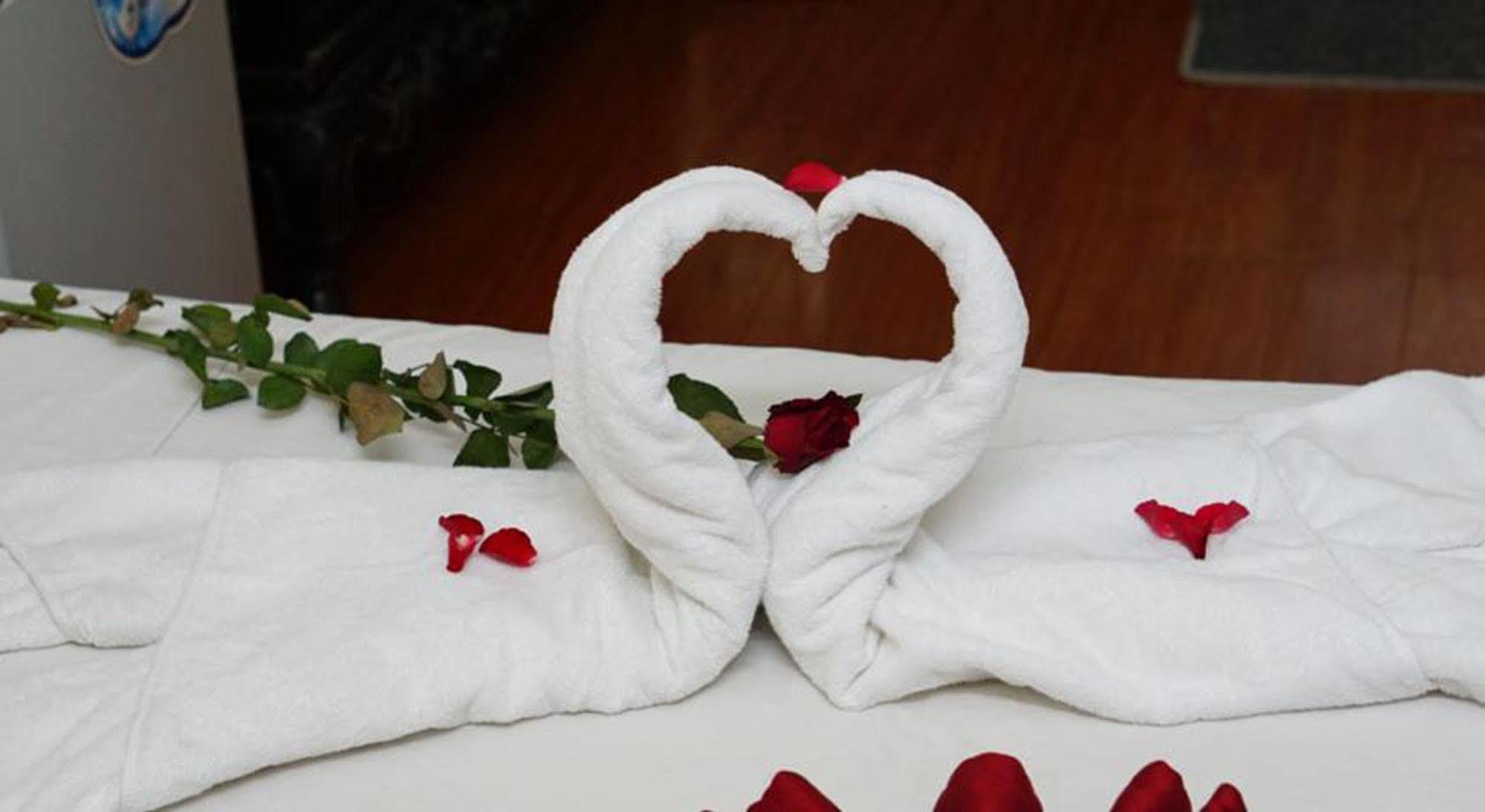 Hanoi Golden Moon Guest House & Travel Экстерьер фото