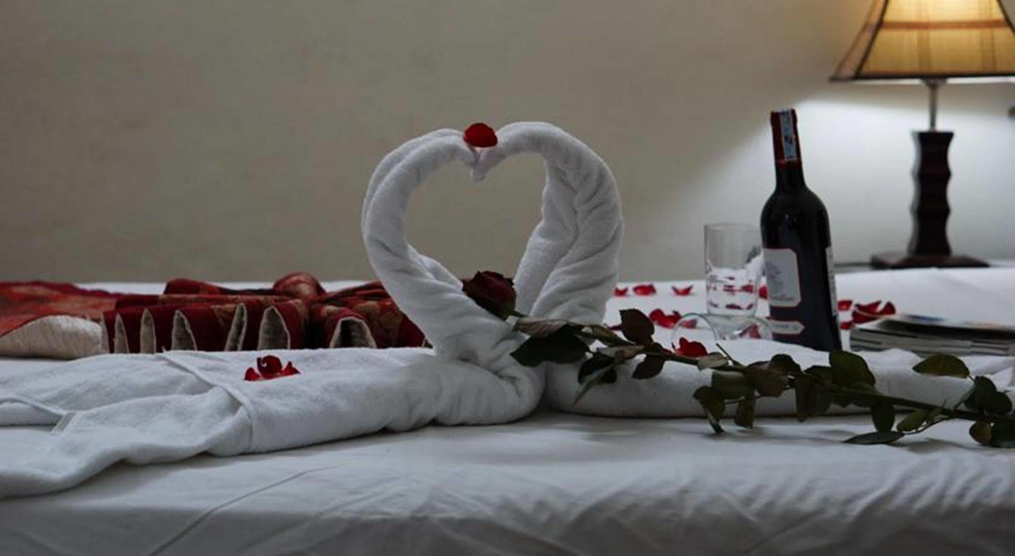 Hanoi Golden Moon Guest House & Travel Экстерьер фото